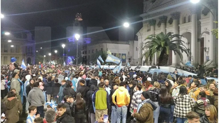 UN APUÑALADO EN LOS FESTEJOS EN PARANÁ: UN CONFLICTO DE PAREJA HABRÍA SIDO EL ORIGEN DE LA AGRESIÓN