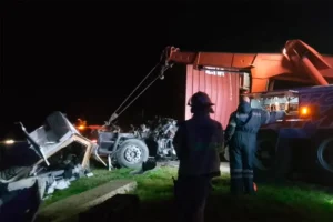 CHOQUE ENTRE CAMIONES EN LA AUTOPISTA 14: UNA CABINA QUEDÓ TOTALMENTE DESTRUIDA