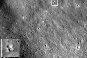 LA NASA REVELÓ LAS IMÁGENES DEL CRÁTER QUE DEJÓ UN COHETE DE SPACEX EN LA LUNA