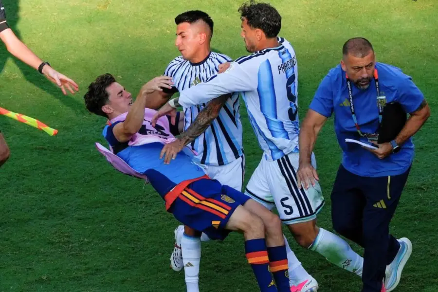 FIFA IMPUSO DURAS SANCIONES A LA SELECCIÓN ARGENTINA TRAS LOS INCIDENTES CON ESPAÑA