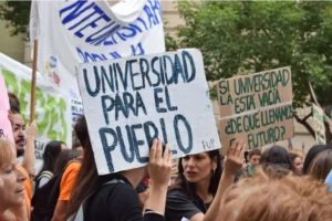 PARO UNIVERSITARIO: DOCENTES RETOMAN LAS MEDIDAS DE FUERZA Y HABRÁ NUEVAS PROTESTAS A FIN DE AGOSTO