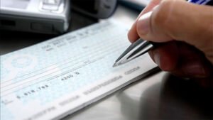 LOS CHEQUES RECHAZADOS VOLVIERON A AUMENTAR Y ALCANZARON LOS 159.000 EN JUNIO