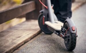 MONOPATINES ELÉCTRICOS: REGISTRO GRATUITO, CASCO Y SEGURO SERÁN OBLIGATORIOS EN PARANÁ