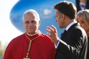 LEÓN XIV INICIÓ SU VISITA A FRANCIA CON UNA AGENDA CENTRADA EN LA PAZ, LOS JÓVENES Y LOS MIGRANTES
