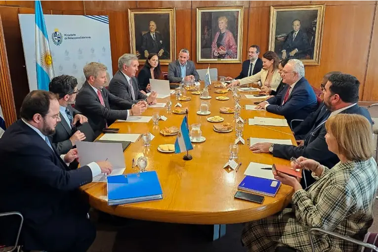 URUGUAY RELOCALIZARÁ LA PLANTA DE HIDRÓGENO VERDE TRAS EL RECLAMO DE ENTRE RÍOS