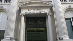 LAS RESERVAS DEL BANCO CENTRAL BAJARON A US$49.816 MILLONES, EL NIVEL MÁS BAJO DESDE FINES DE AGOSTO
