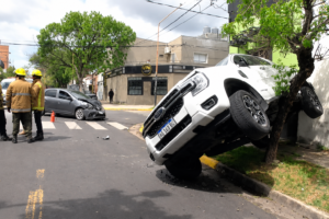 FUERTE COLISIÓN EN BAVIO Y CONCORDIA: LOS CONDUCTORES SUFRIERON GOLPES LEVES