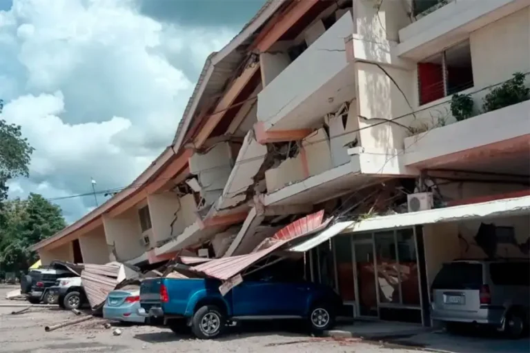 UN SISMO DE MAGNITUD 7,6 SACUDIÓ PANAMÁ Y ACTIVÓ UNA ALERTA DE TSUNAMI EN EL PACÍFICO
