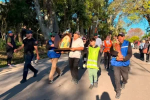 LA PEREGRINACIÓN HASENKAMP-PARANÁ CONCLUYÓ CON ABRAZOS, LÁGRIMAS Y PEDIDOS A LA VIRGEN