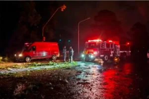 FUERTE TEMPORAL EN CONCORDIA PROVOCÓ DESTROZOS Y COMPLICÓ LA SITUACIÓN POR LA CRECIENTE DEL RÍO URUGUAY